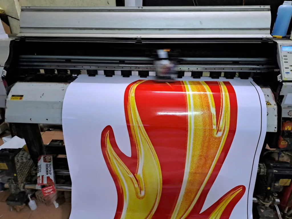 máy in decal - in ấn quảng cáo tại Huế