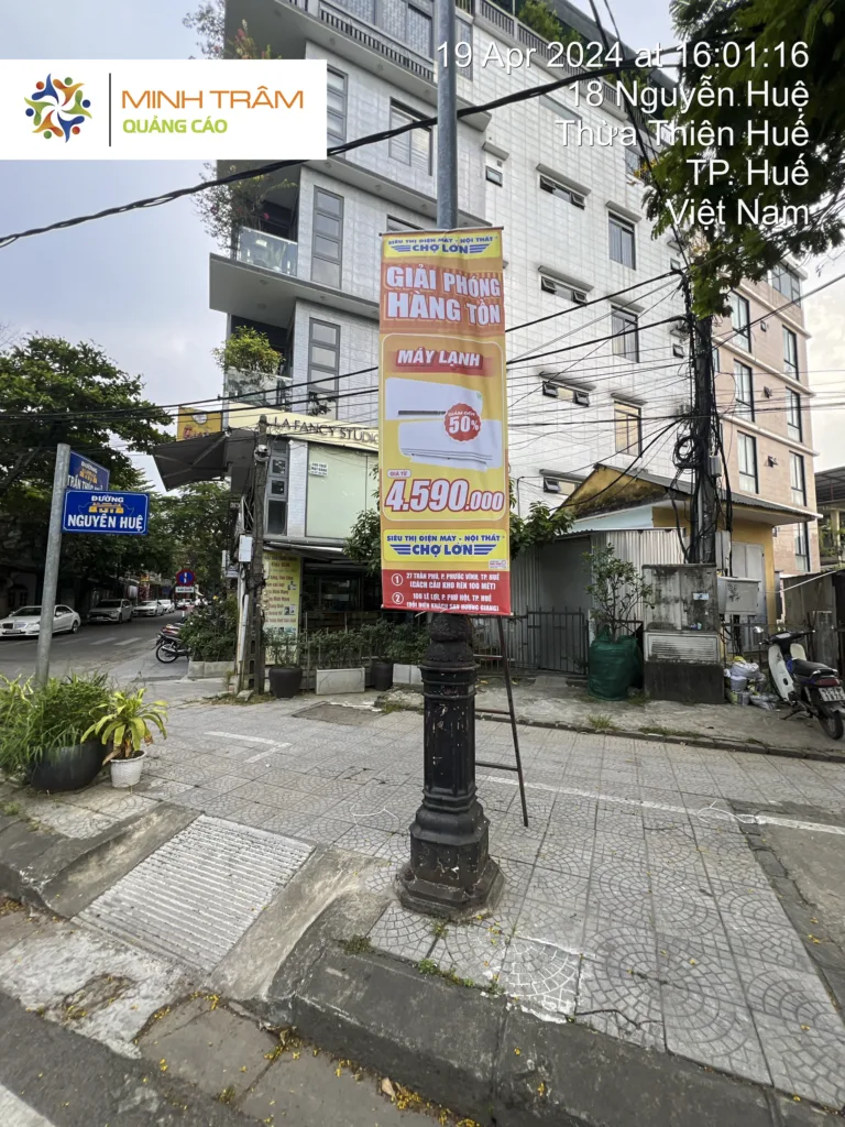 Băng rôn, phướng quảng cáo tại Trung tâm TP Huế